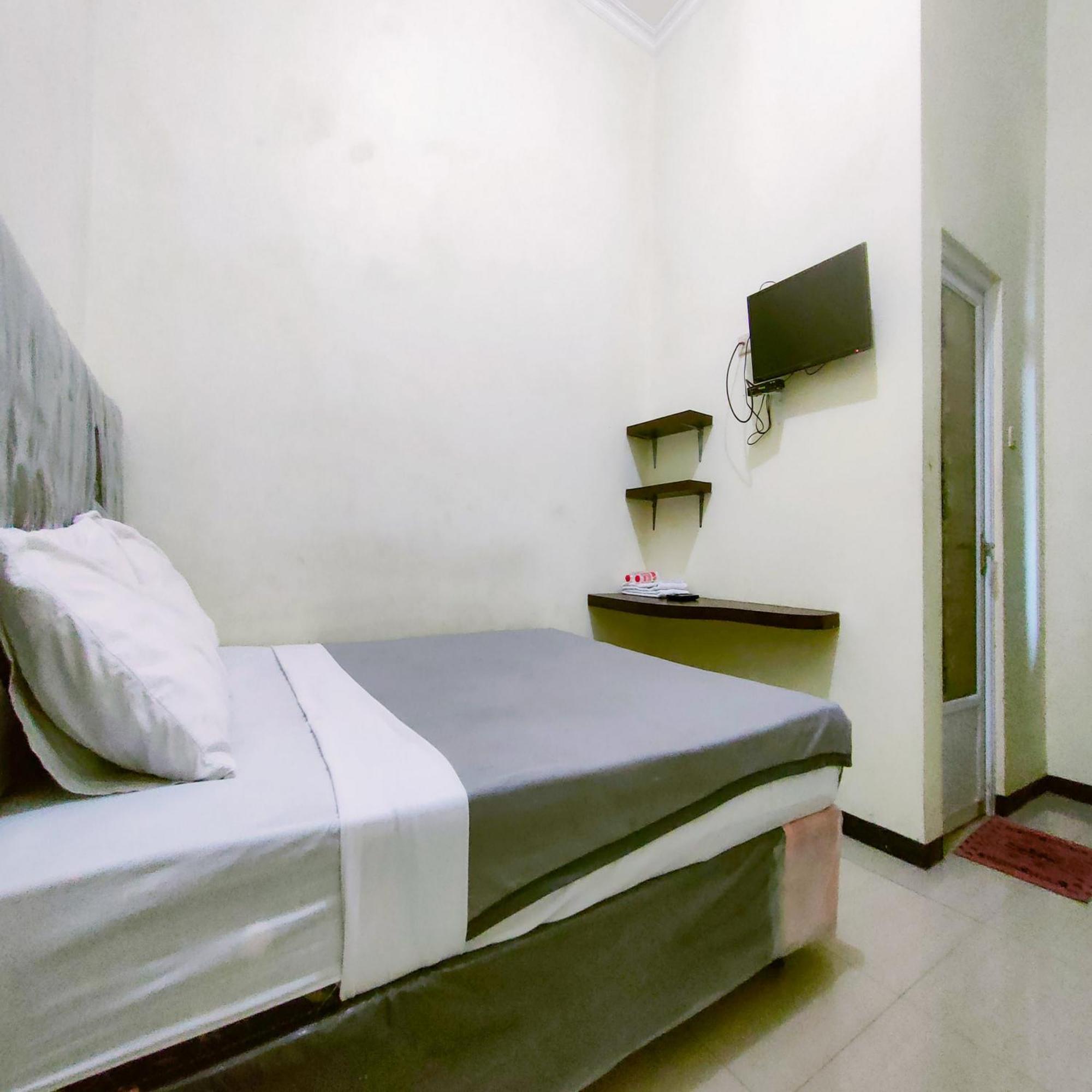 Djati Redpartner Near Gor Djarum Hotel Kudus